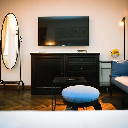 Apartment Easy Welcome Loppia Secret Garden